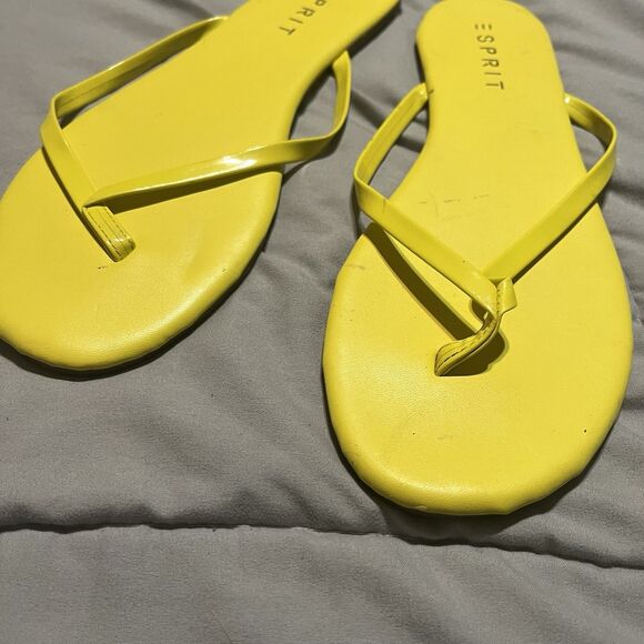 Esprit Bright Yellow Thong Flats Womens Size 10M Flip Flops Funky Fun Summer - Picture 3 of 8
